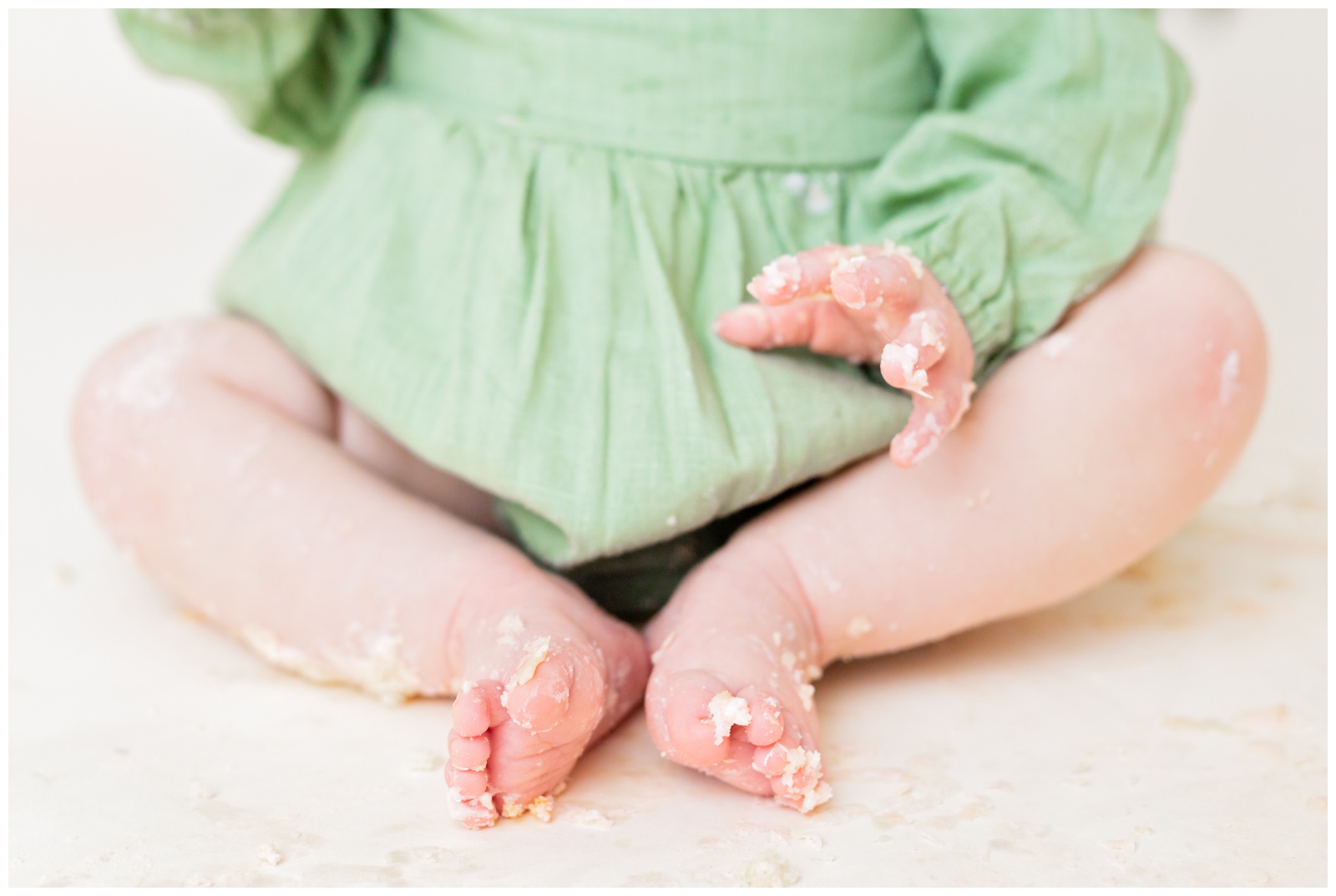 close up of baby toes, cake smash session